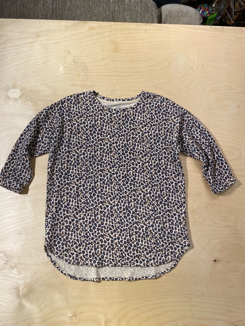 crown & ivy Beige Leopard Print Top with Black and Brown Spots Small (QY)